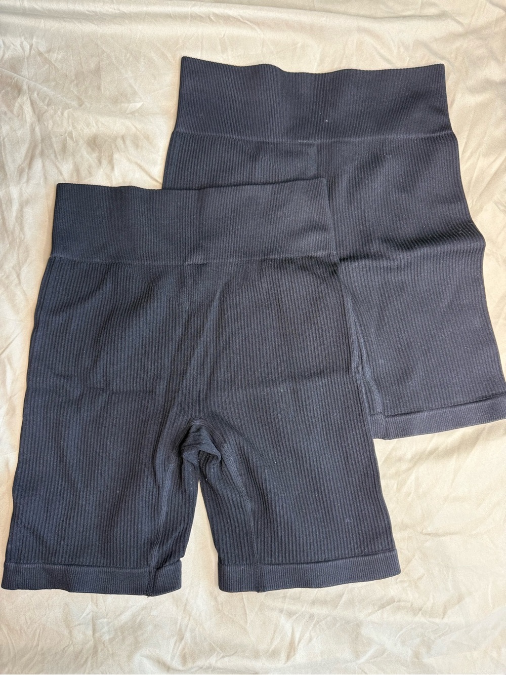Women's Seamless High-Waist Ribbed Athletic Shorts - Black Size Large